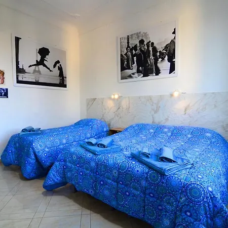 La Marina בית הארחה